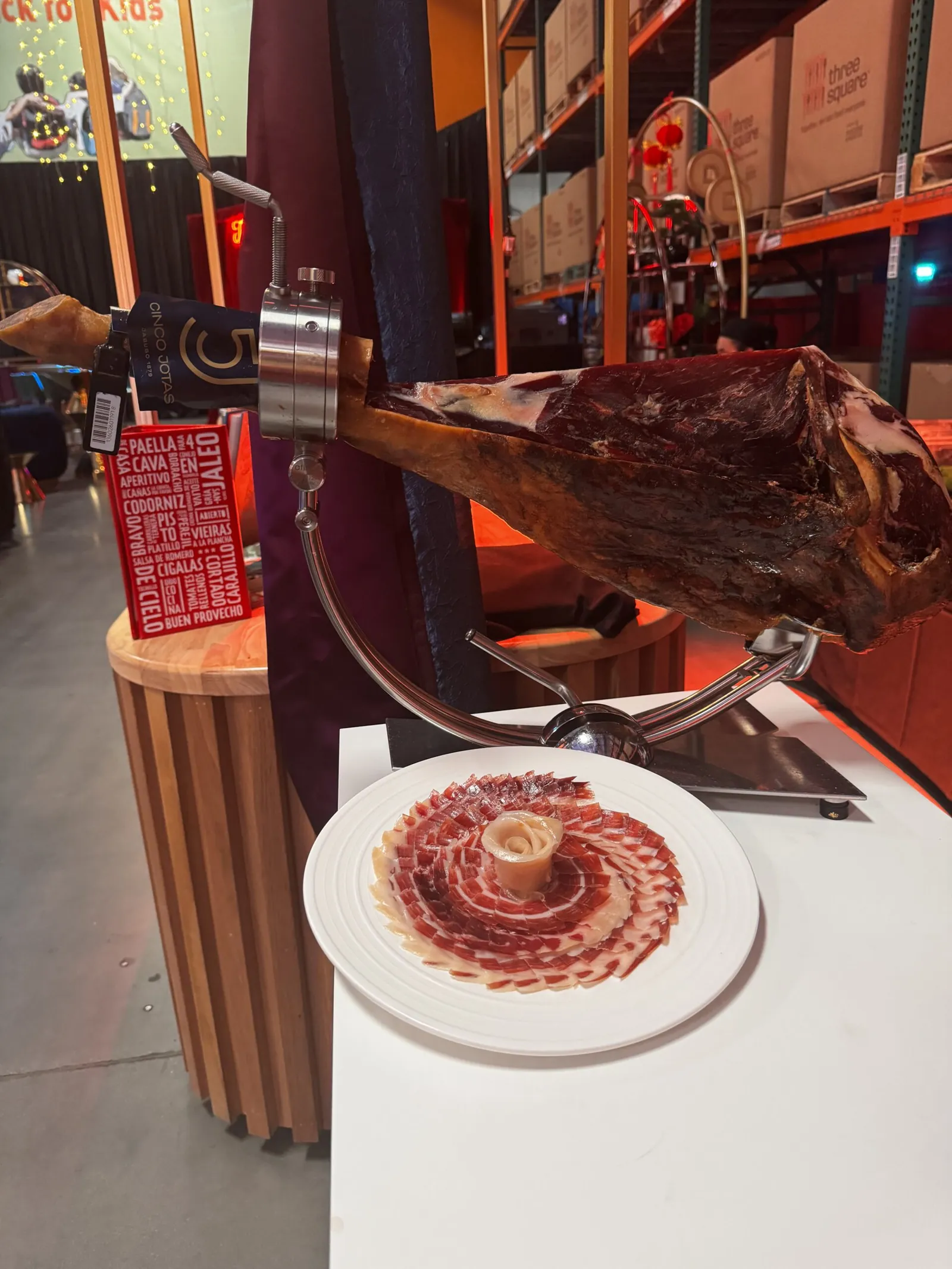 Emplatado de jamón ibérico al corte