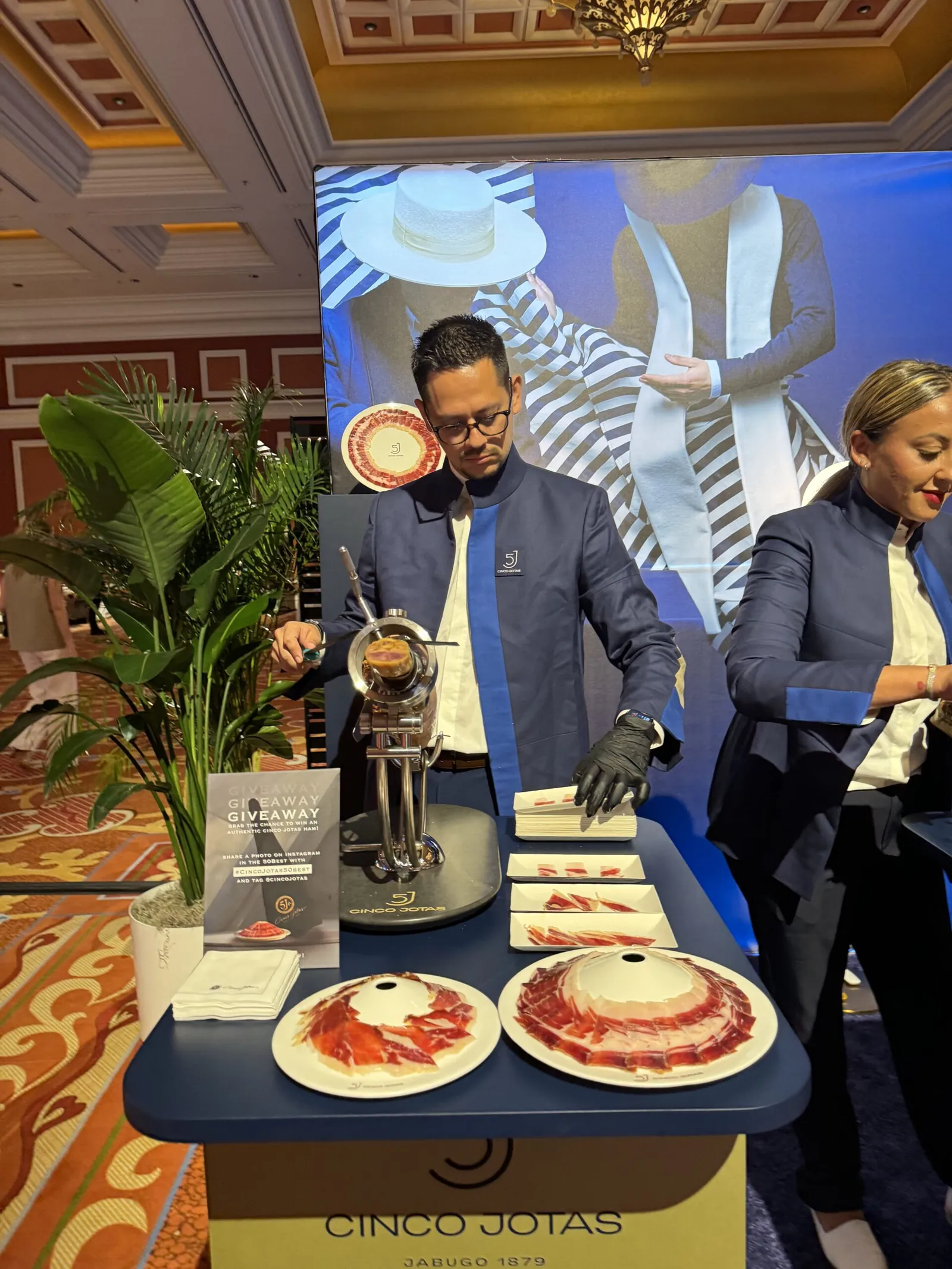 Emplatado de jamón ibérico al corte