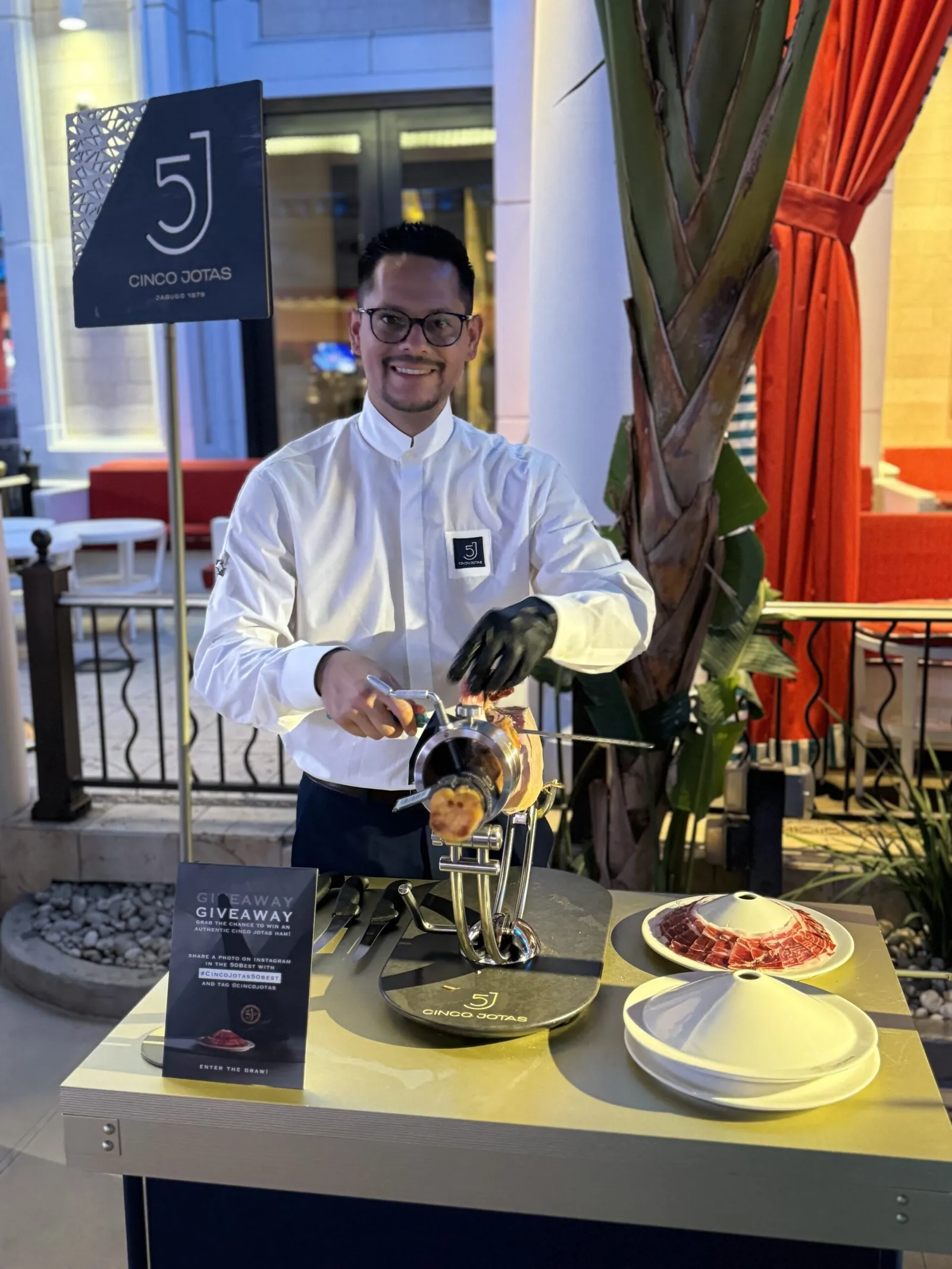 Emplatado de jamón ibérico al corte