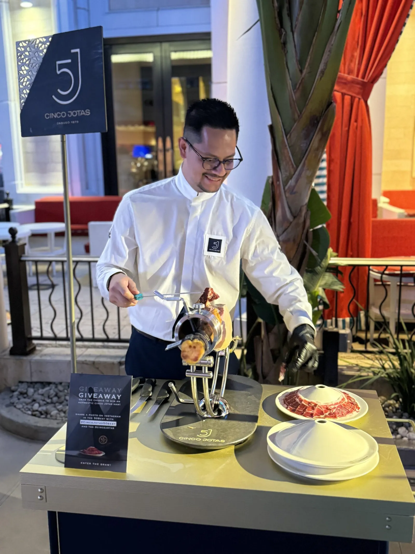 Emplatado de jamón ibérico al corte
