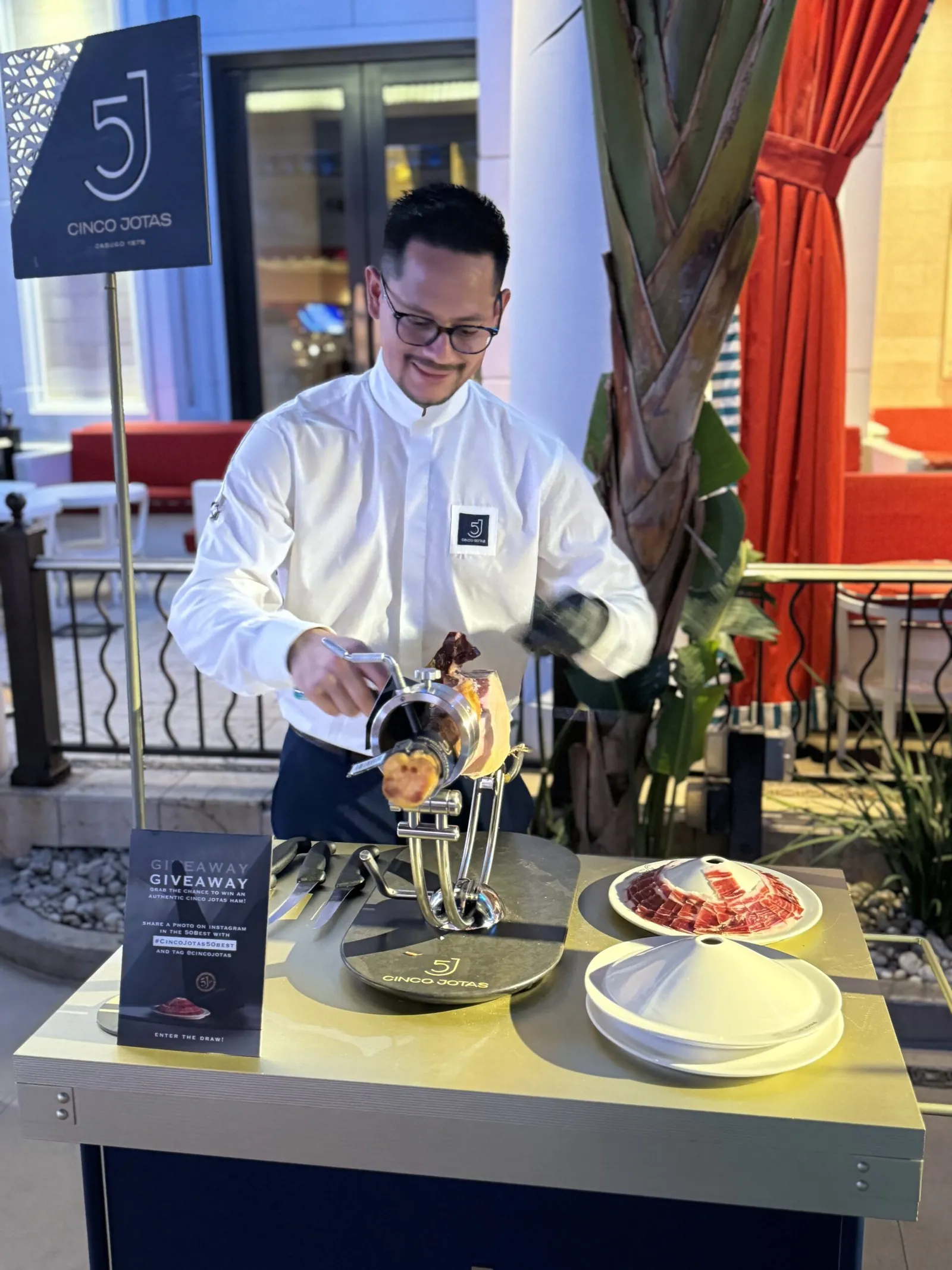 Emplatado de jamón ibérico al corte