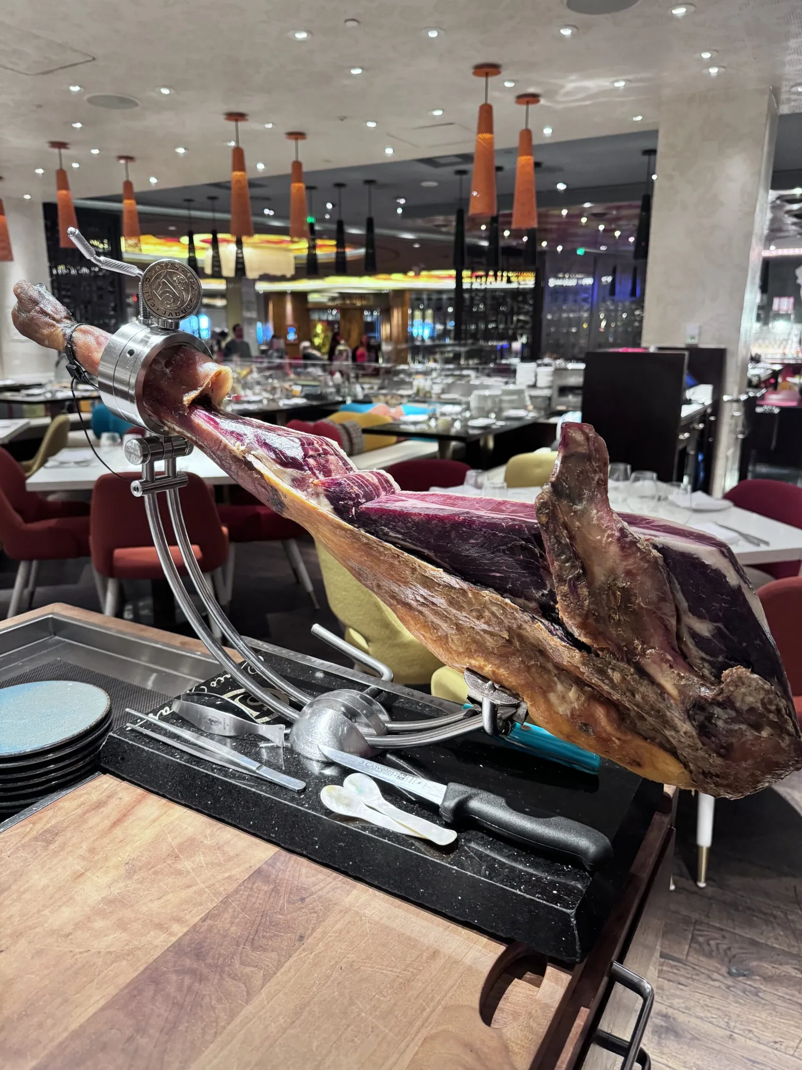Servicio de corte de jamón en evento