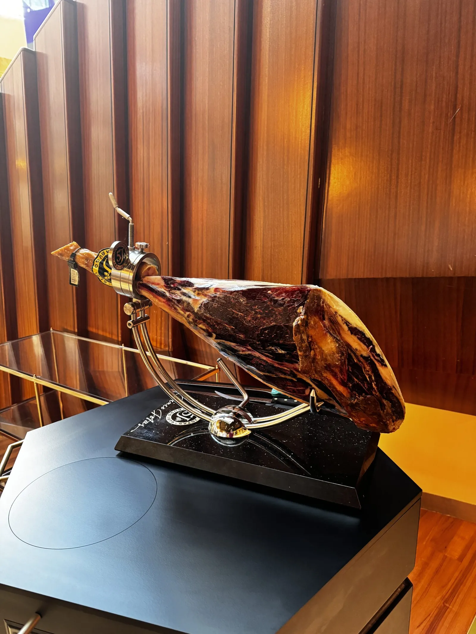 Emplatado de jamón ibérico al corte