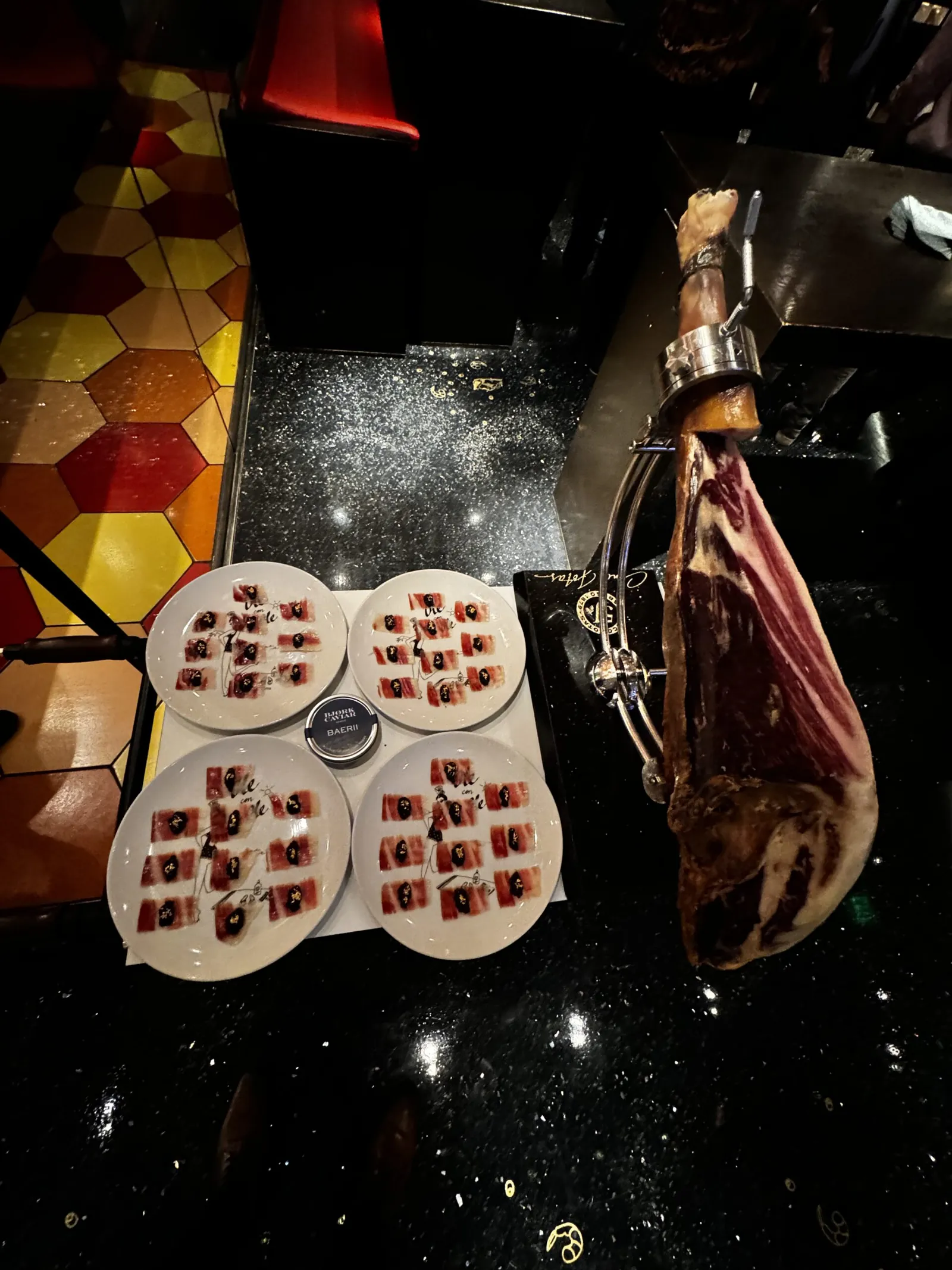 Emplatado de jamón ibérico al corte