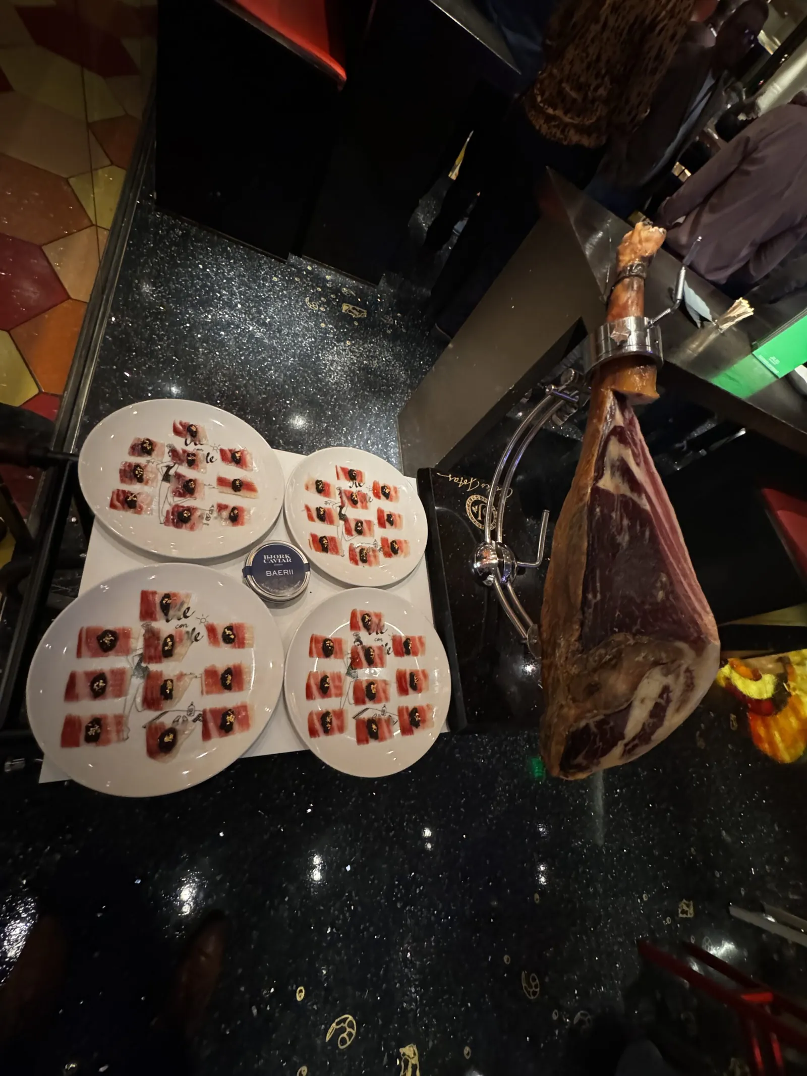 Emplatado de jamón ibérico al corte