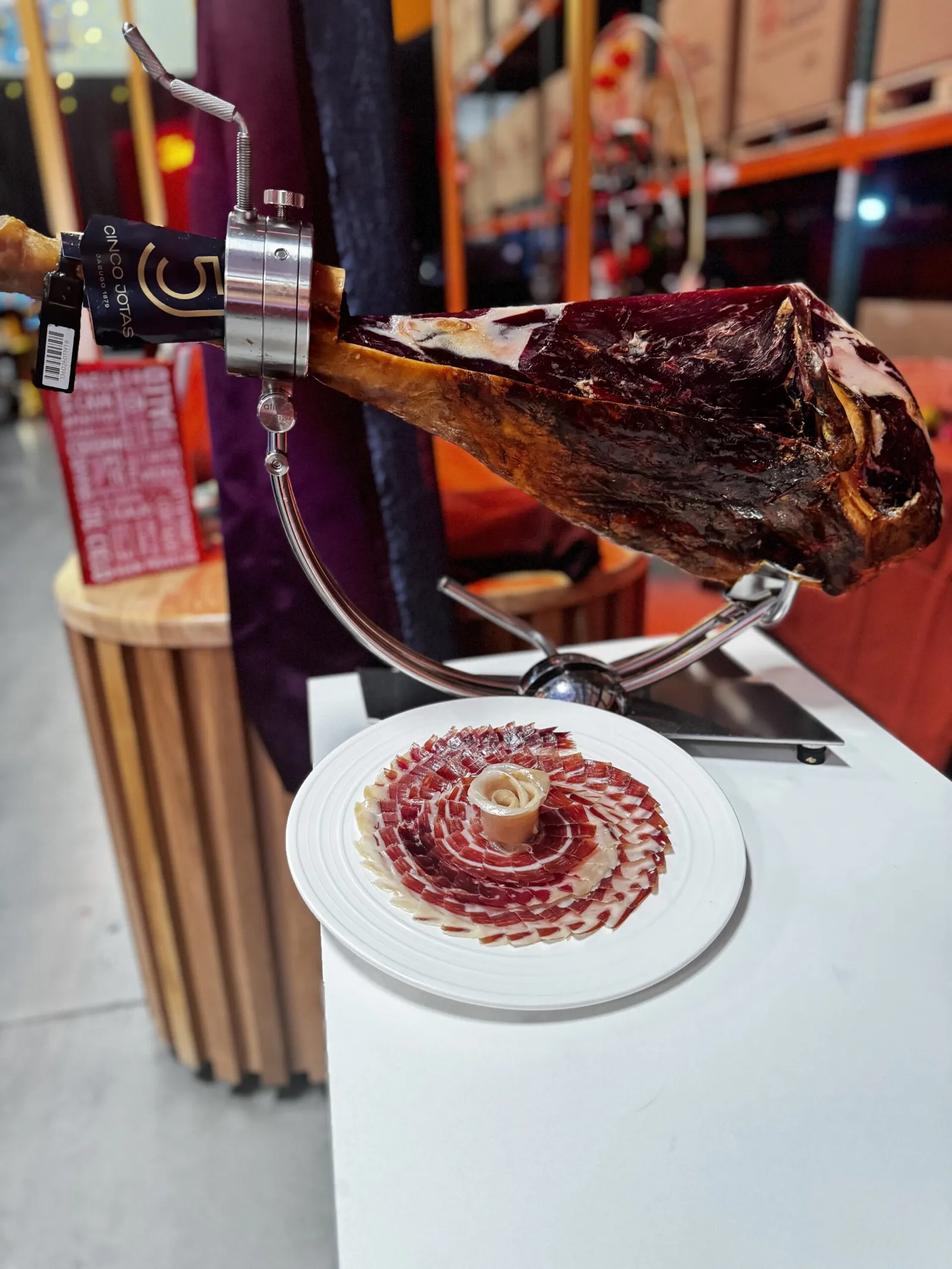 Emplatado de jamón ibérico al corte