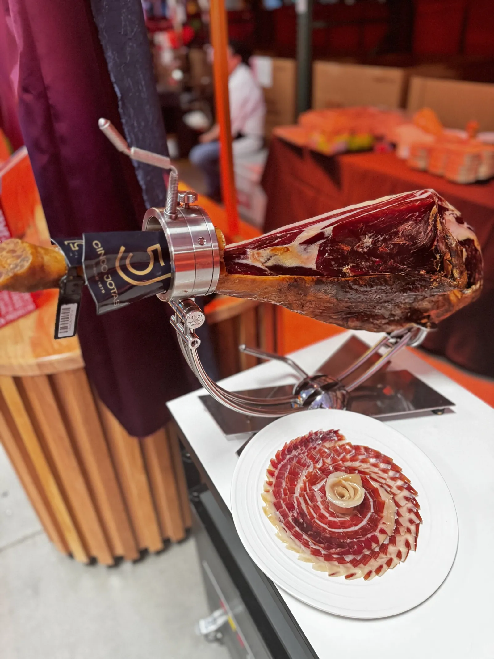 Emplatado de jamón ibérico al corte