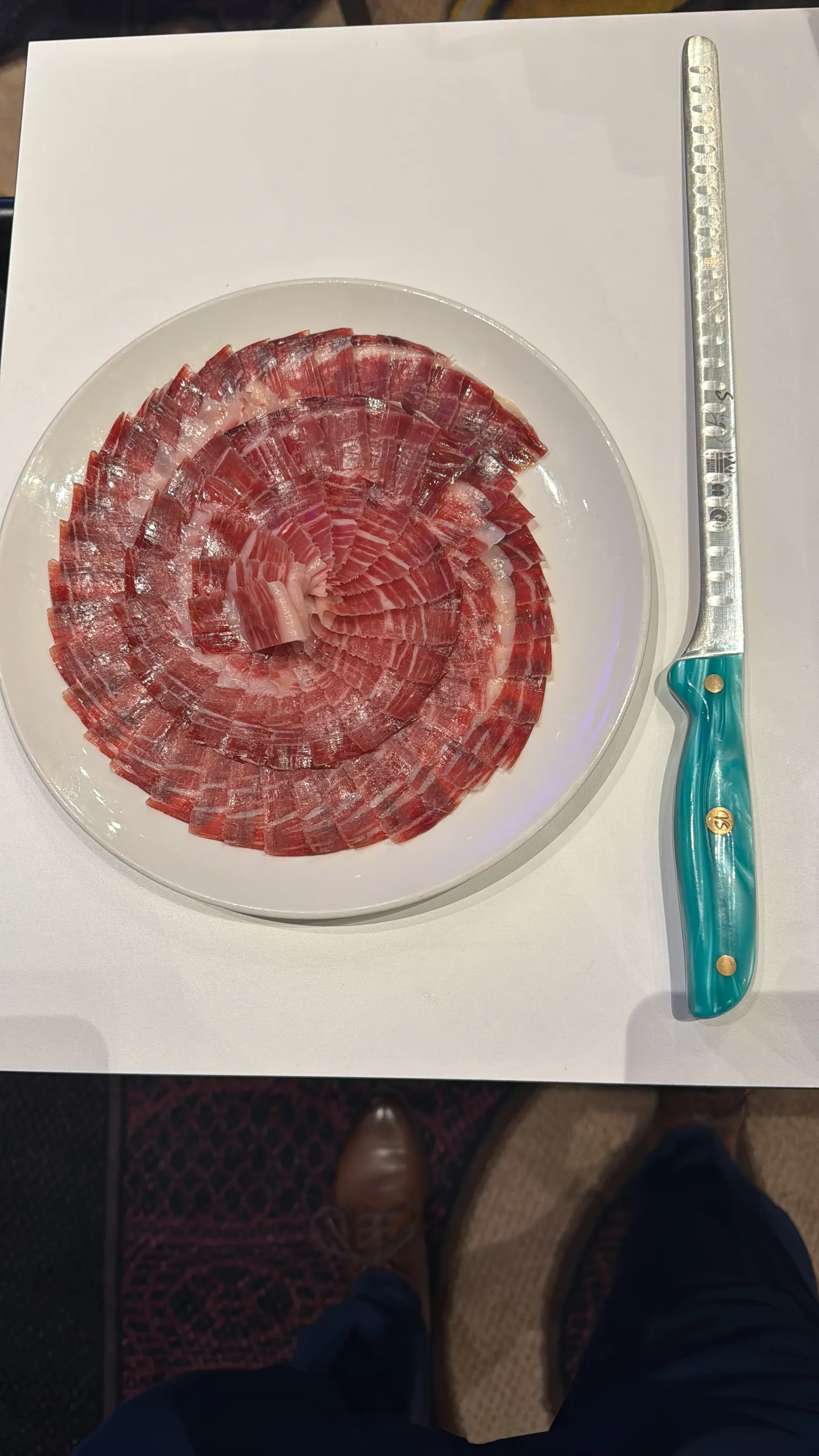 Emplatado de jamón ibérico al corte