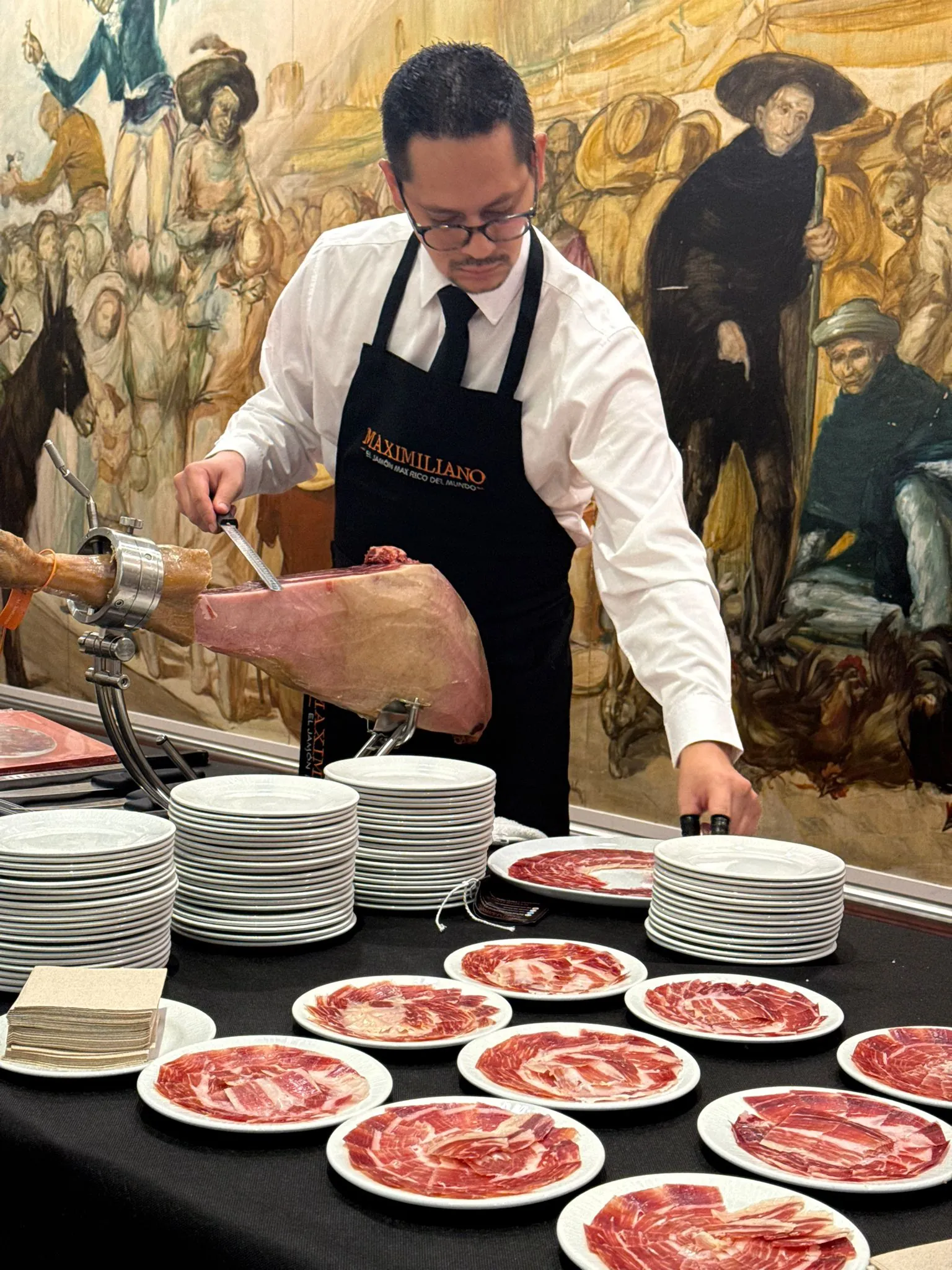 Servicio de corte de jamón en evento