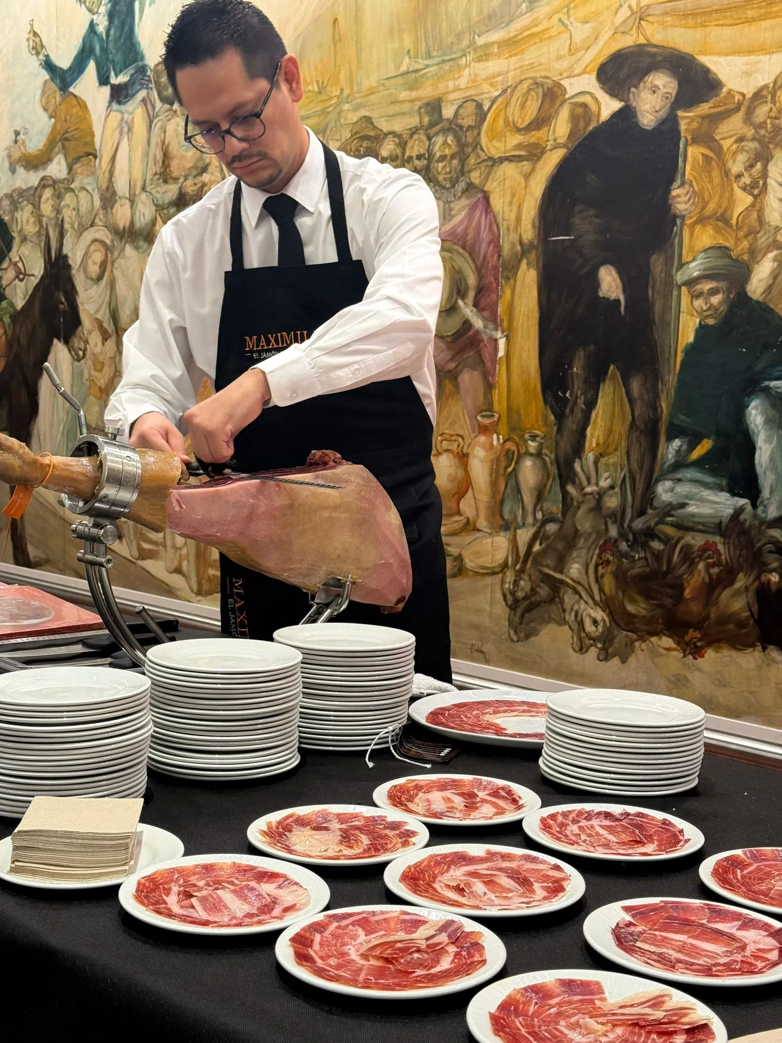 Servicio de corte de jamón en evento